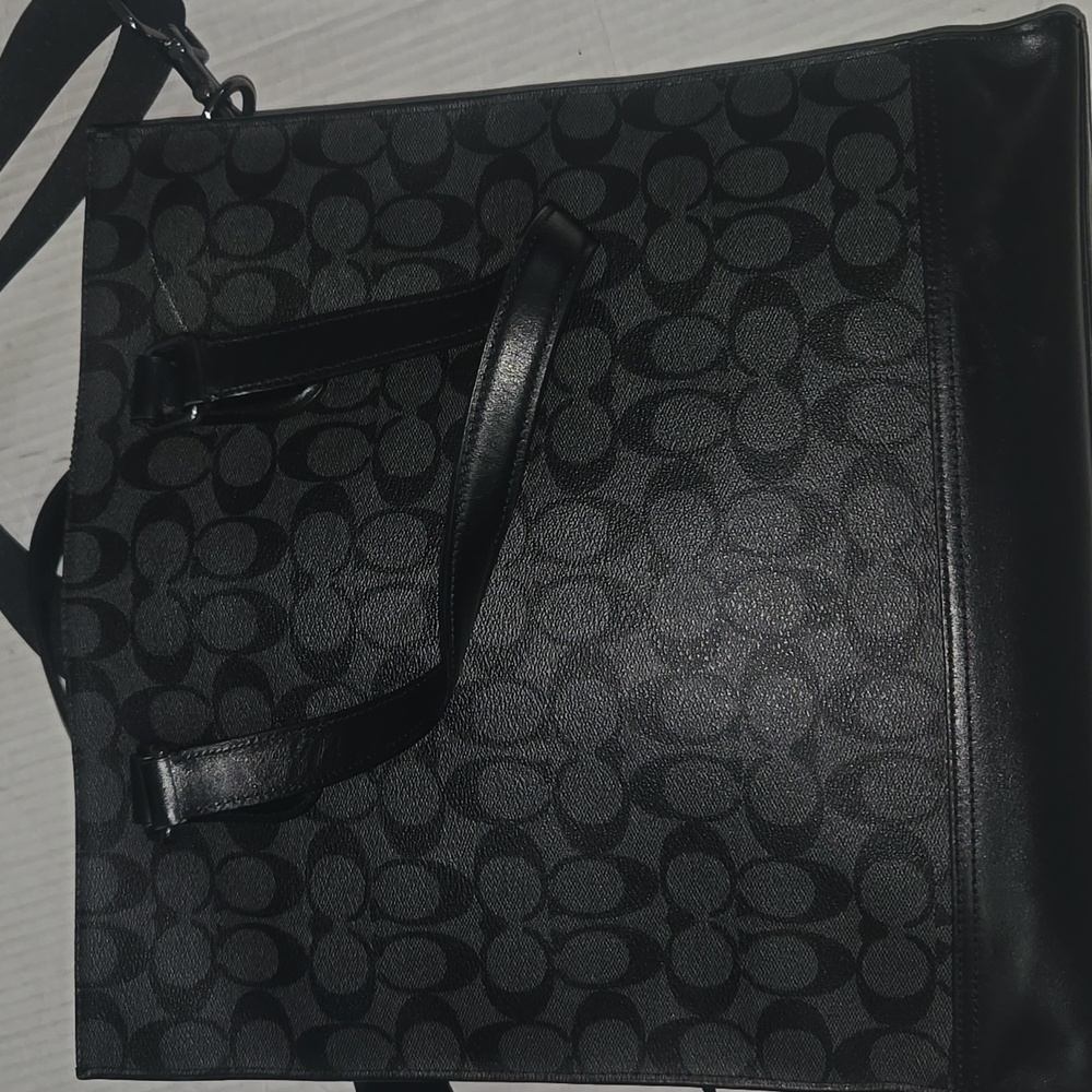 Coach Graham Tote - Picture 3 of 12